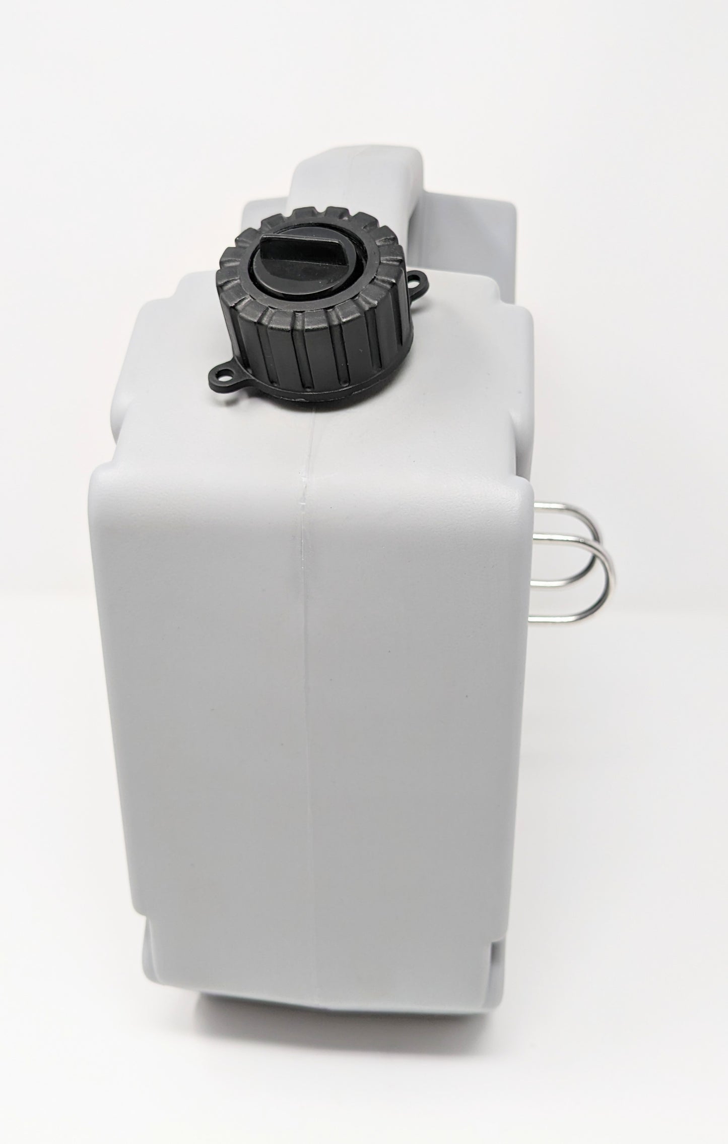 1.3 Gallon Utility Can with Auto Mount and One Utility Can Spout Replacement (5 L) - Kool Products