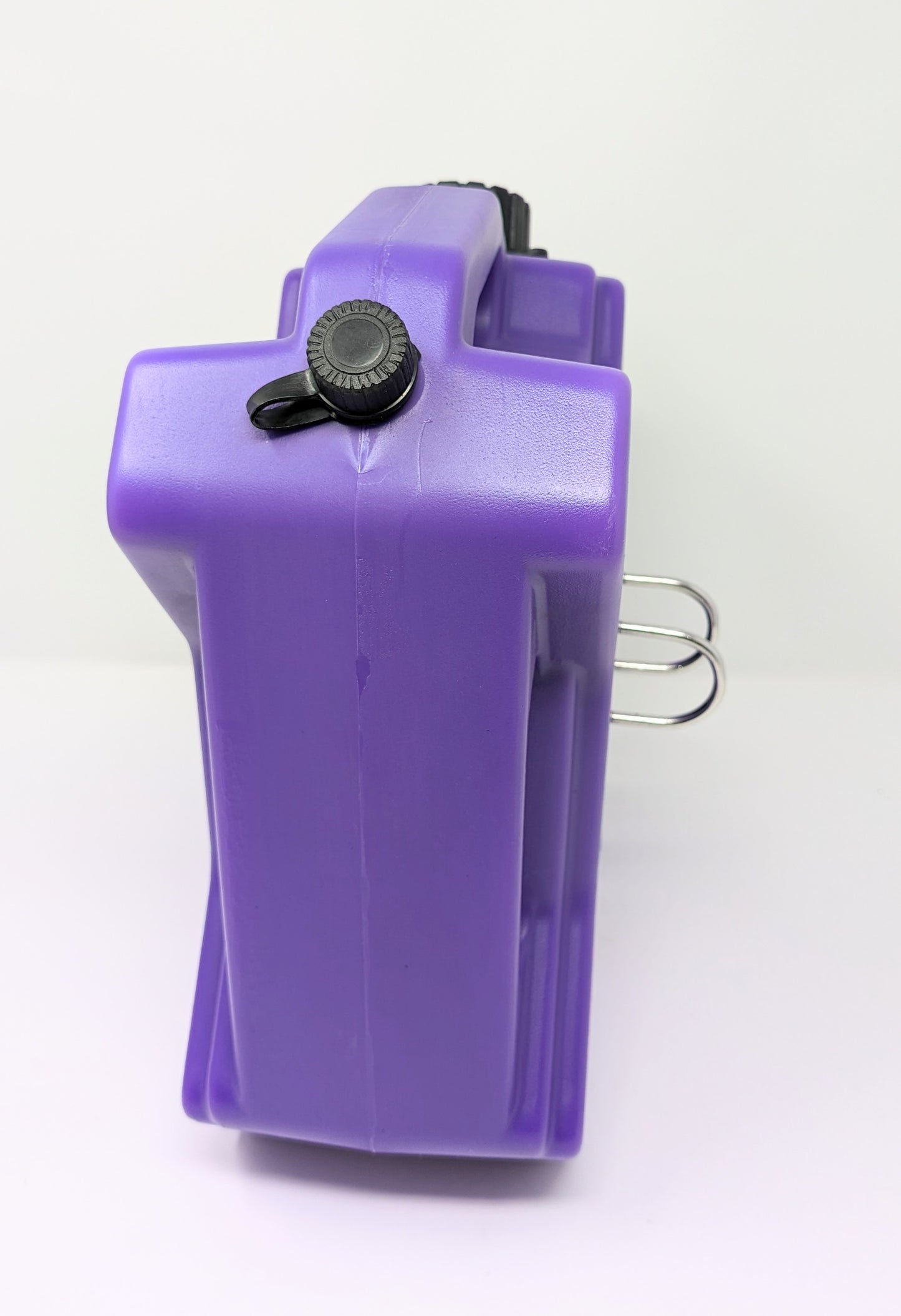 1.3 Gallon Utility Can with Auto Mount and One Utility Can Spout Replacement (5 L) - Kool Products