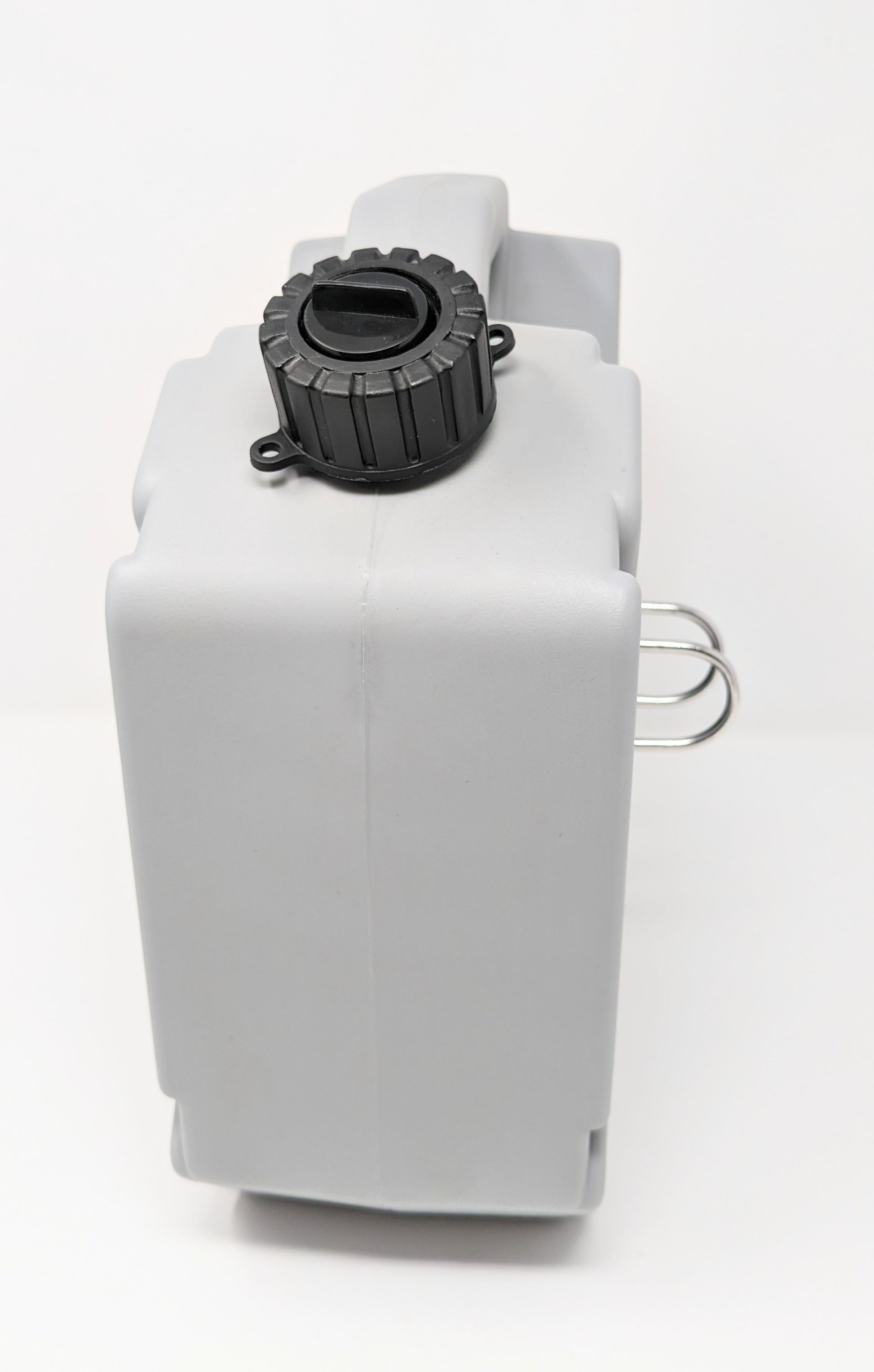 1.3 Gallon Utility Can with Auto Mount and One Utility Can Spout Replacement (5 L) - Kool Products
